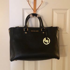 Michael Kors Purse! 🖤